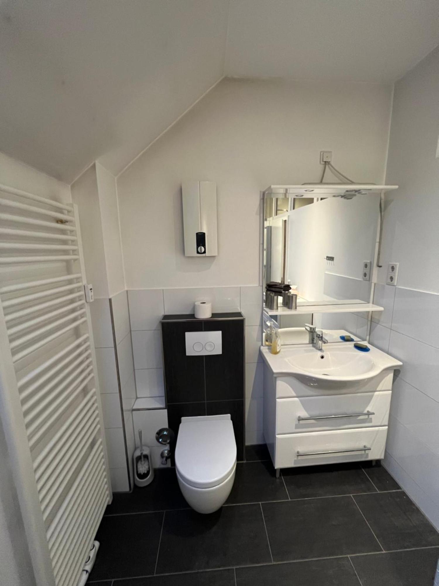 Wavefront Oasis:traumhafte Apartment Düsseldorf